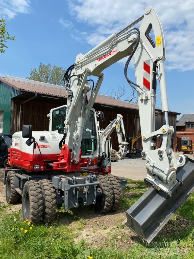 Takeuchi TB295W Колесни екскаватори
