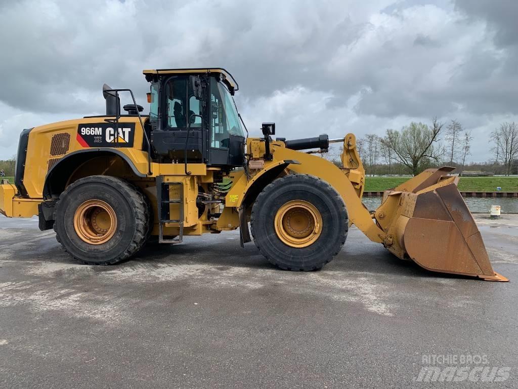 CAT 966 M XE Колесни товарачи