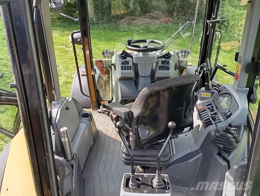 CAT 434 F Товарач със заден ексватор