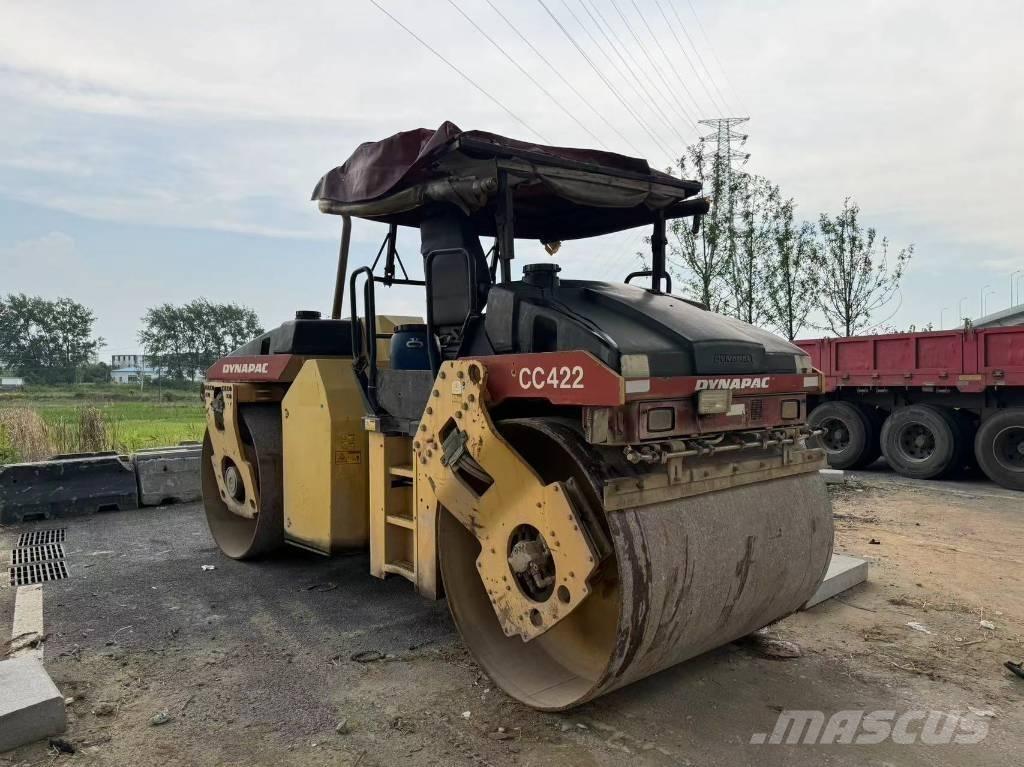 Dynapac CC422 Двойни барабанни ролки
