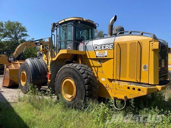 John Deere 824K-II Колесни товарачи