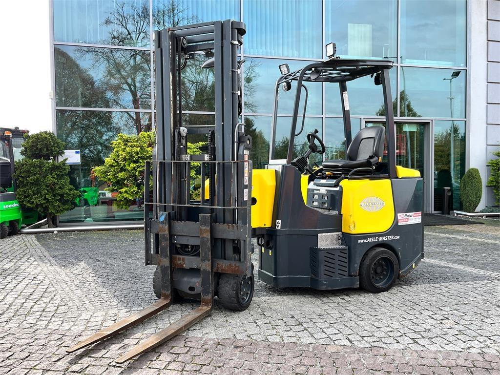 Aisle-Master 15NE Високоповдигачи за работа в тесни коридори