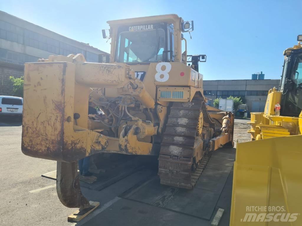 CAT D8R Верижни булдозери
