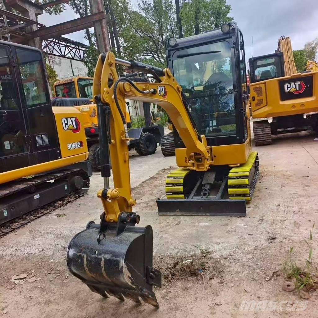CAT 302 CR Мини екскаватори < 7 т