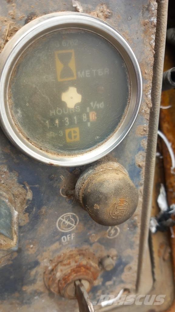 CAT 953 Верижен товарач