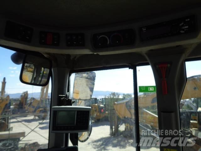 CAT 938M Колесни товарачи