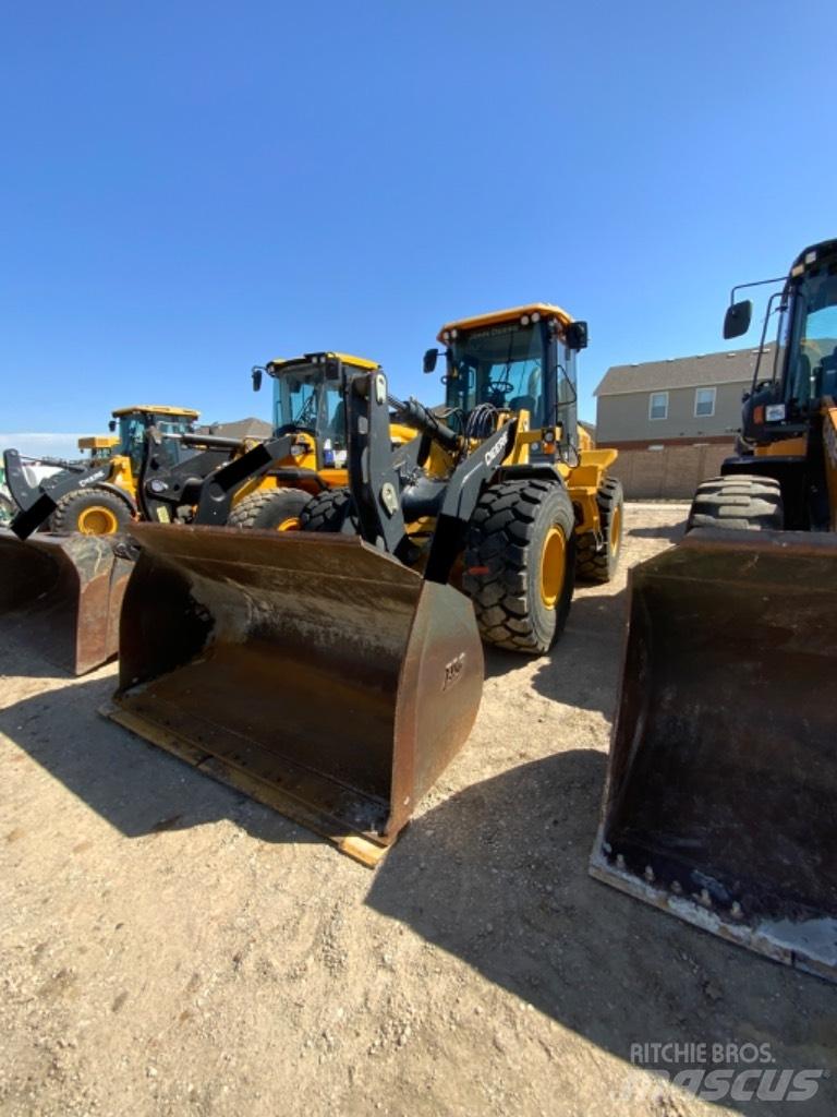 John Deere 544L Колесни товарачи