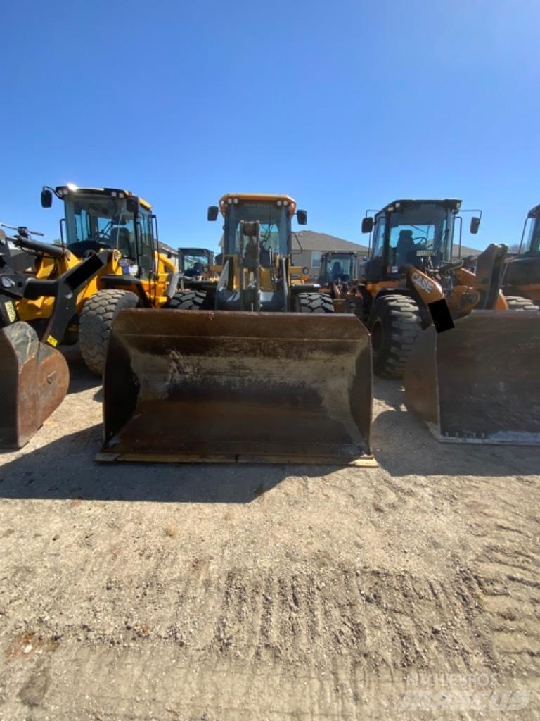 John Deere 544L Колесни товарачи