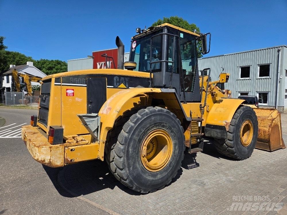 CAT 950G Колесни товарачи