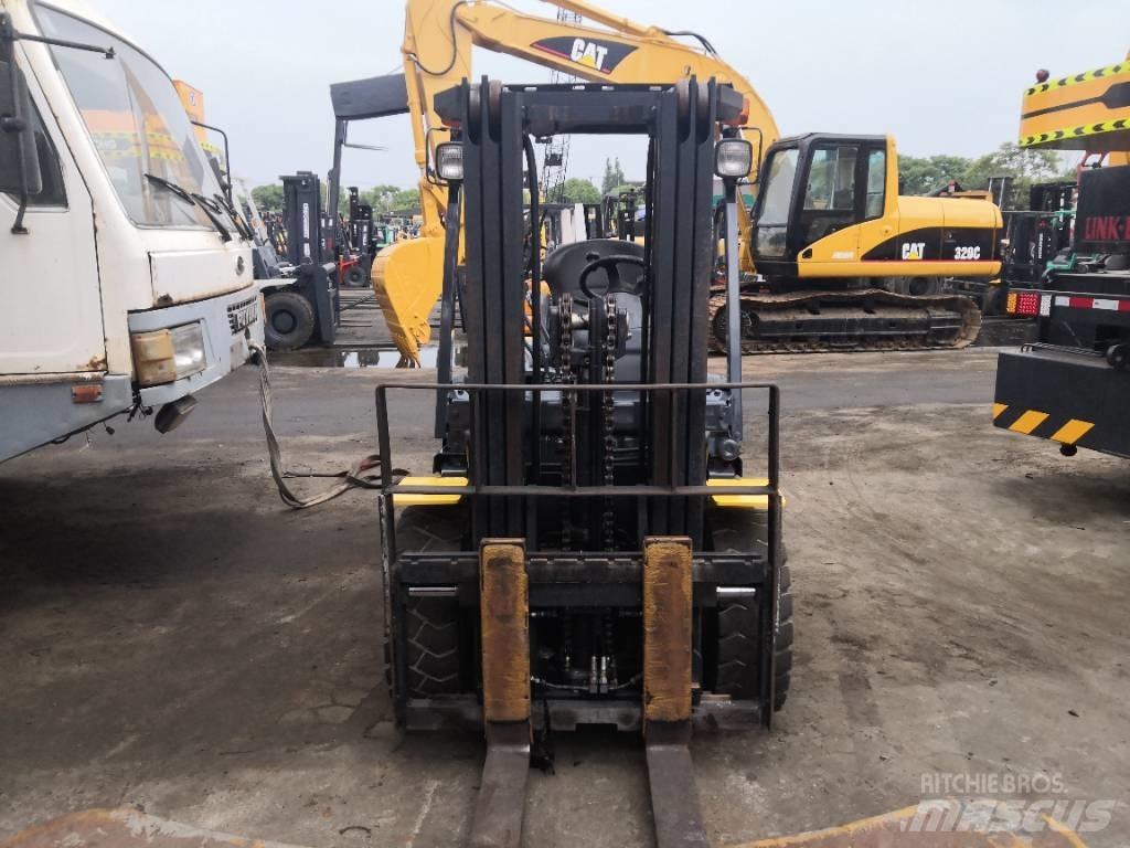 Komatsu 30 Дизелови камиони