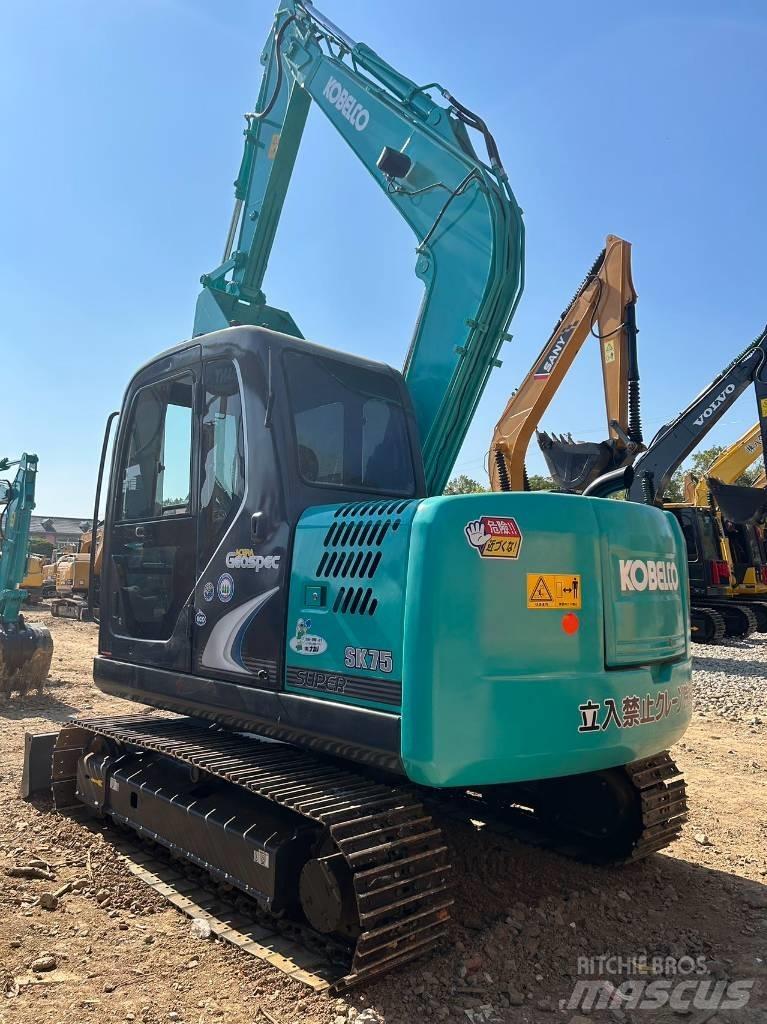 Kobelco SK 75 Мини екскаватори < 7 т