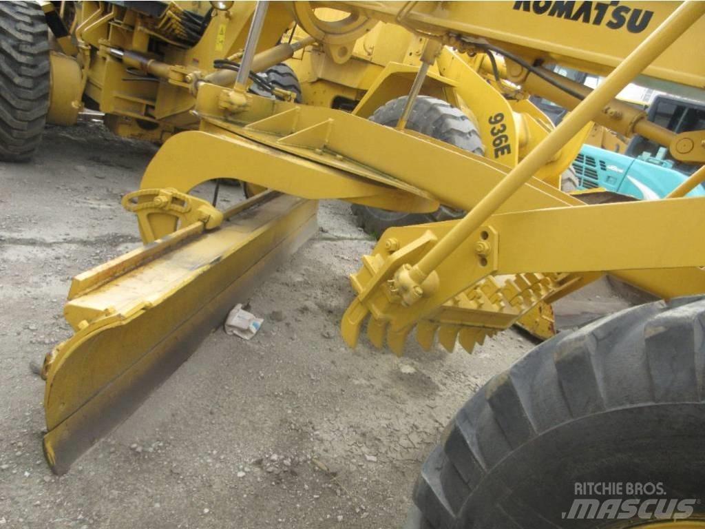Komatsu GD 623 Грейдери