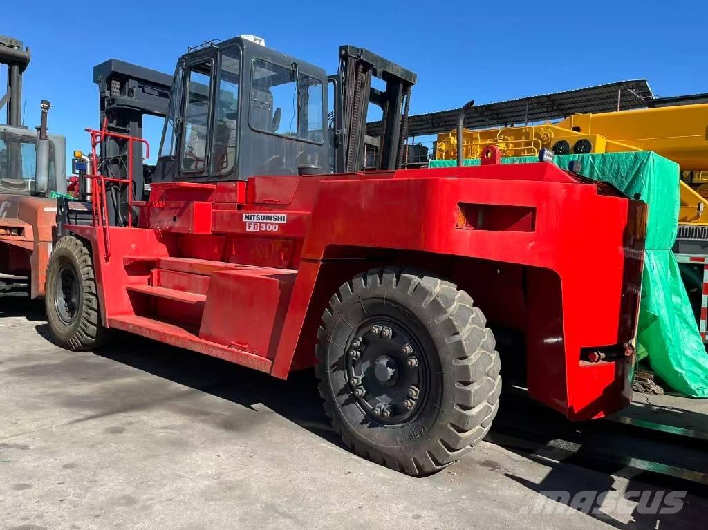 Mitsubishi FD 30 T Дизелови камиони