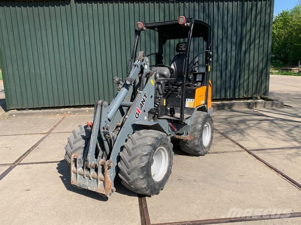 GiANT V 452 T Многофункционални товарачи