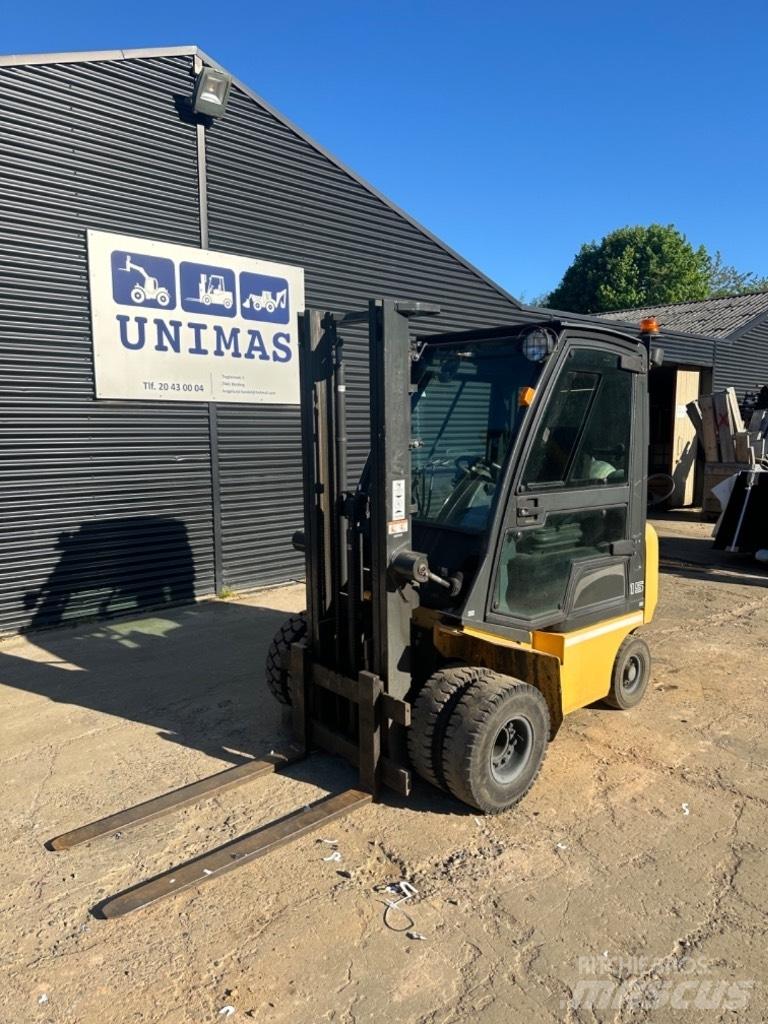 UniCarriers FG15 Камиони с АГУ