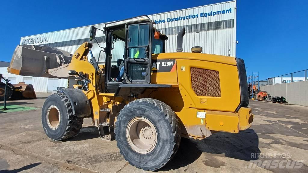 CAT 926M Колесни товарачи
