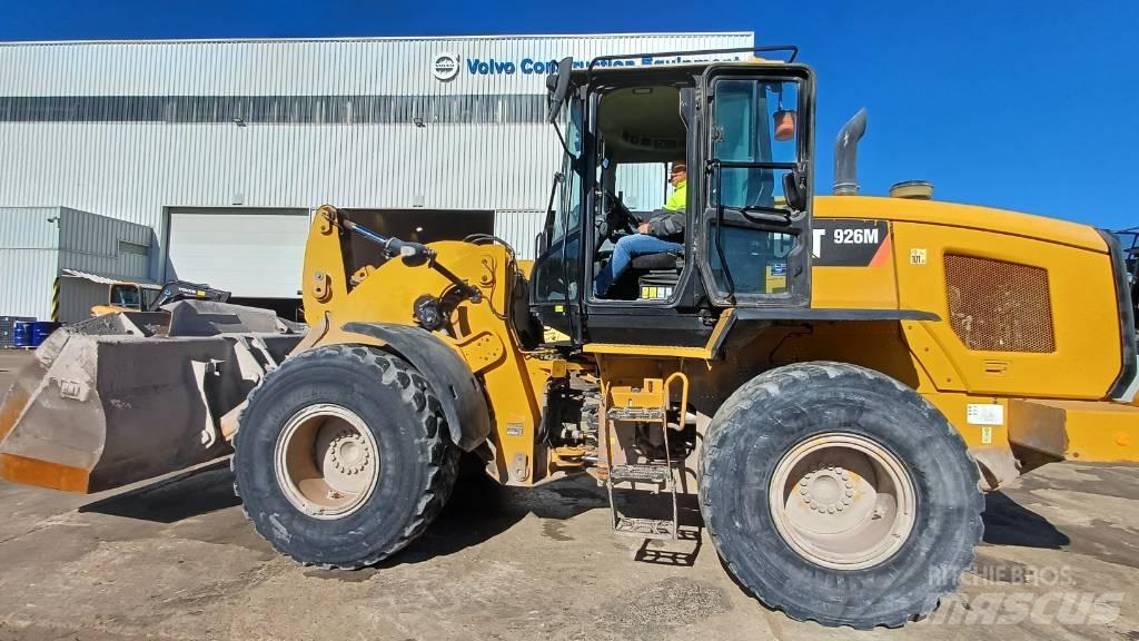 CAT 926M Колесни товарачи