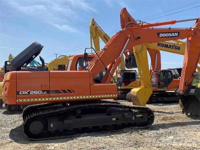 Doosan DX 260LC Верижен екскаватор