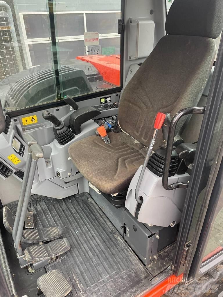 Kubota KX080-4a Средни екскаватори 7т - 12т