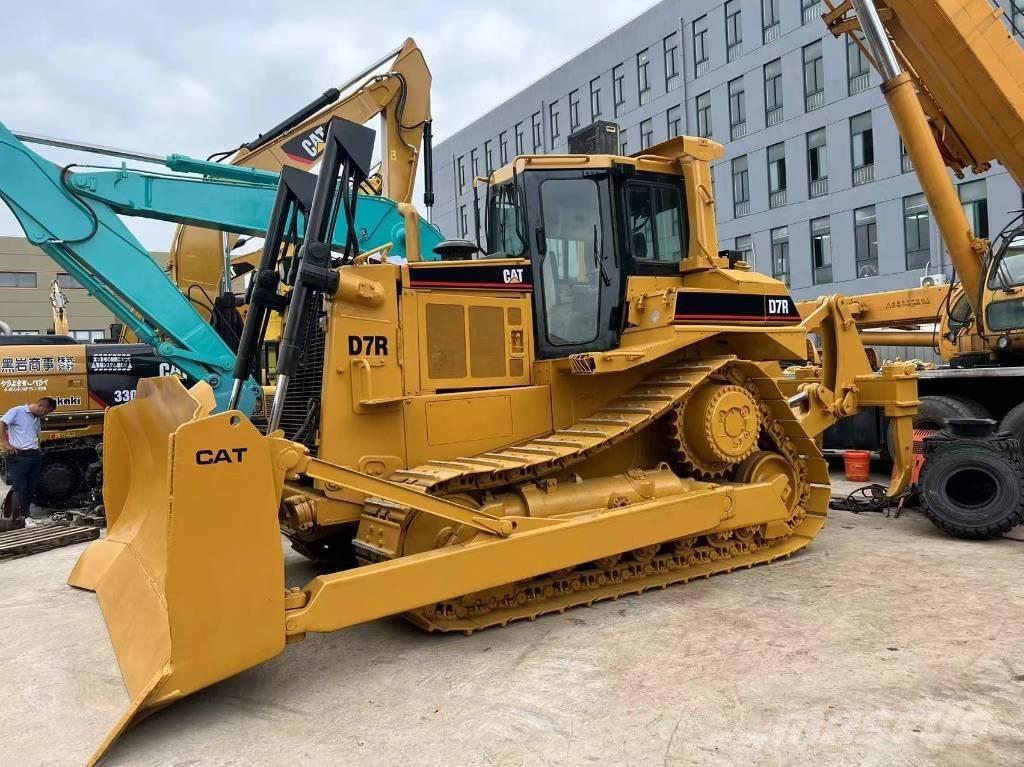 CAT D 7 R Верижни булдозери
