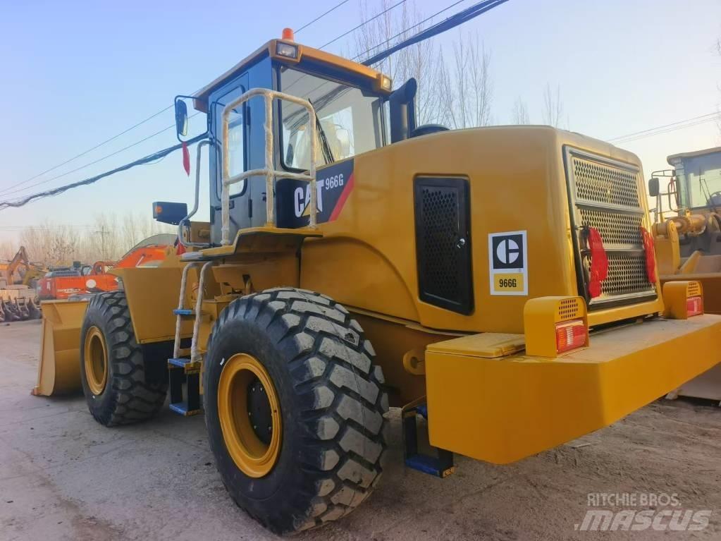 CAT 966G Колесни товарачи