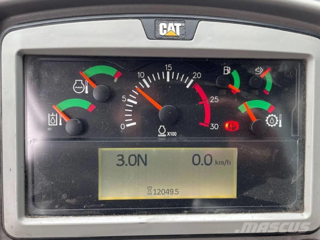 CAT 966M XE Колесни товарачи