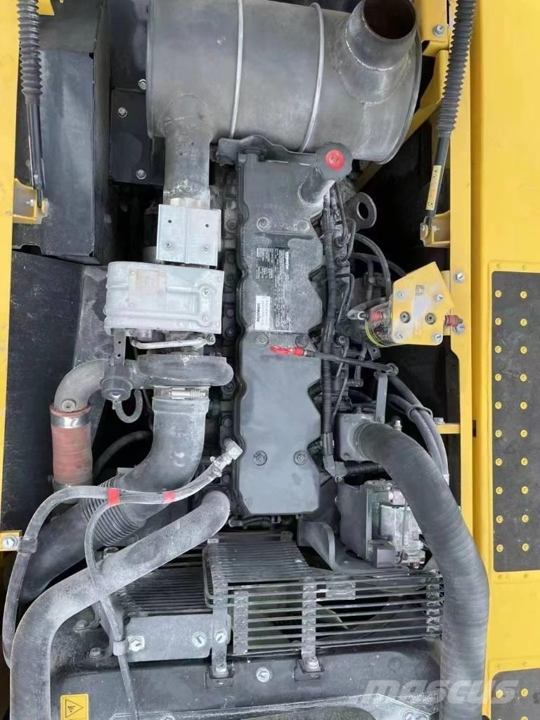 Komatsu PC220-8 Верижен екскаватор