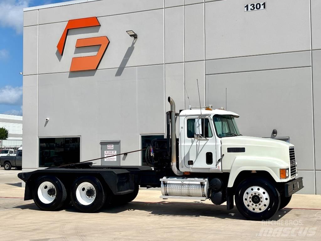 Mack CH 613 Автомобили за пътна помощ