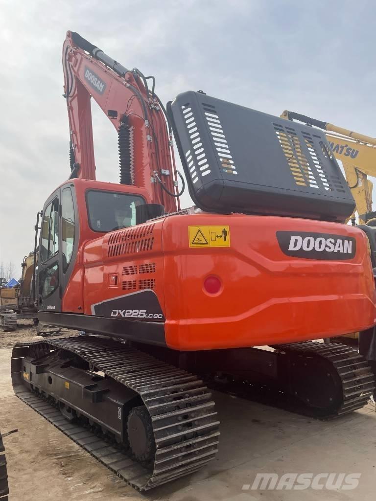Doosan DX 225 Верижен екскаватор