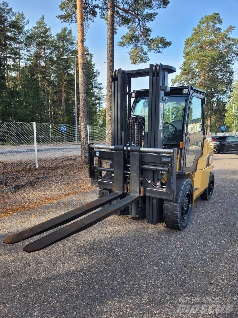 CAT DP45NB Дизелови камиони