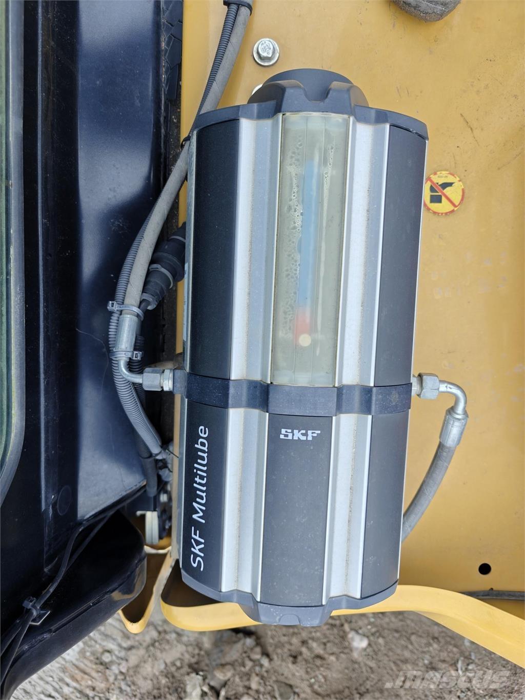 CAT 323 Верижен екскаватор