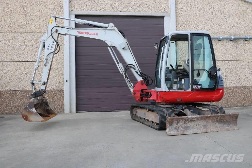 Takeuchi TB 250 Мини екскаватори < 7 т