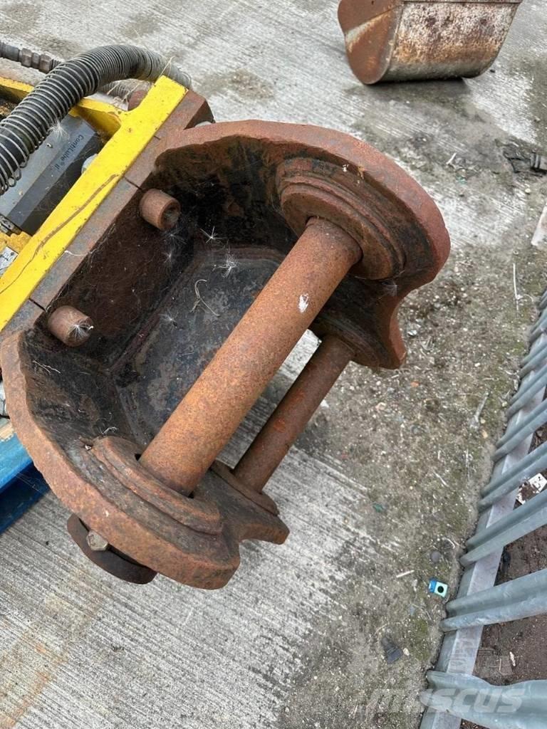 Atlas Copco MB 1200 Чукове/Раздробители
