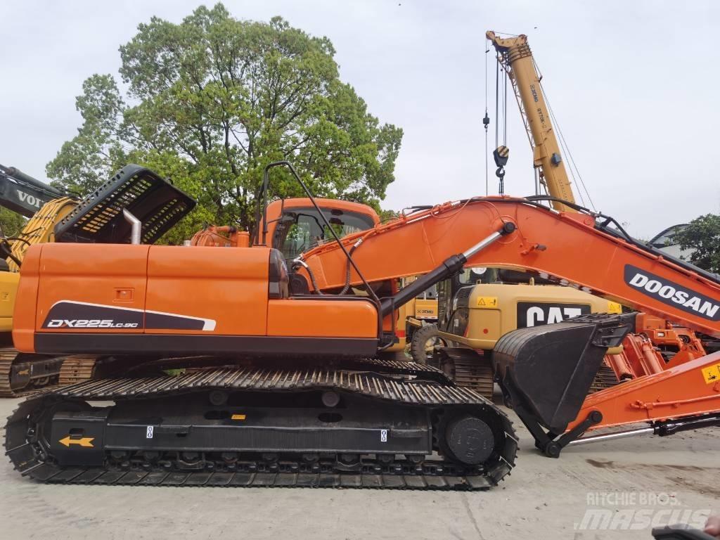Doosan DX 225 LC Верижен екскаватор