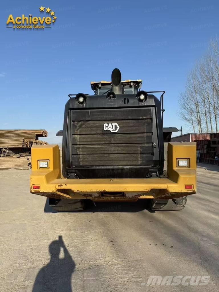 CAT 982 Колесни товарачи