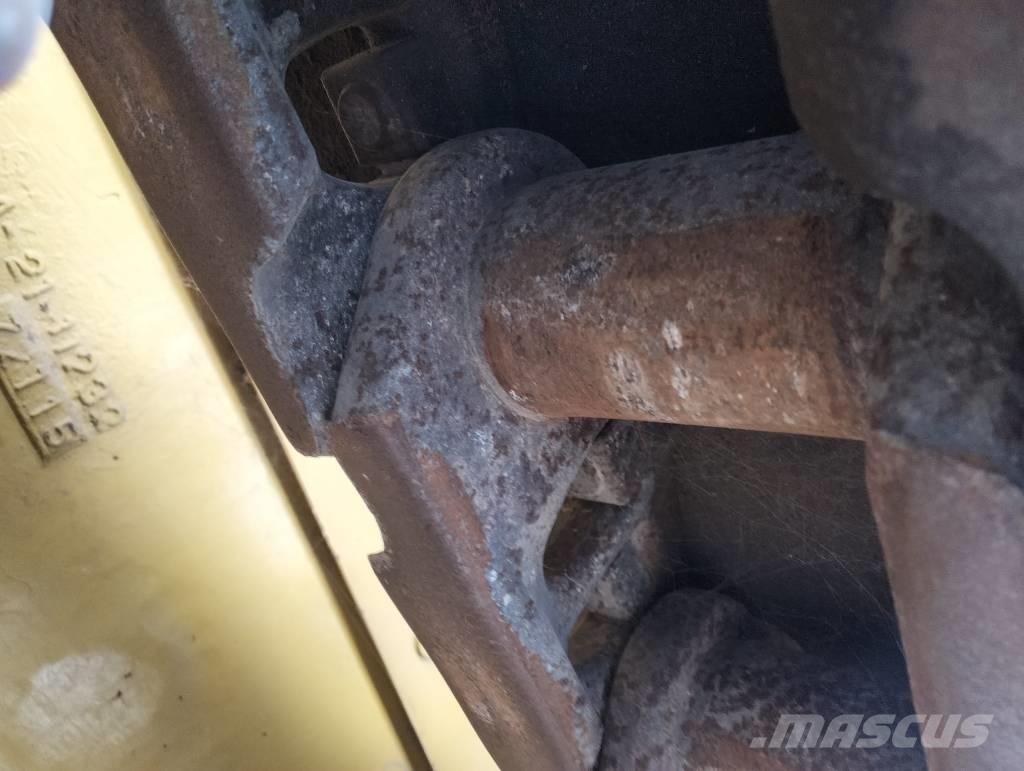 Komatsu D 155 A Верижни булдозери
