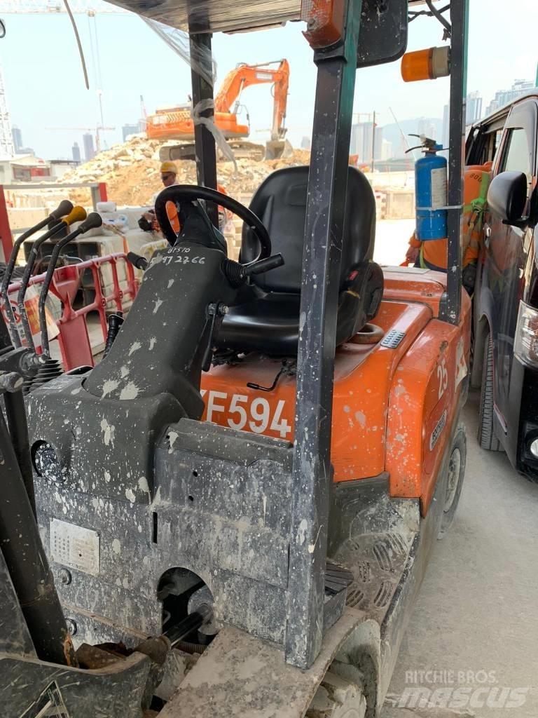 TCM Forklift FD25T4 Дизелови камиони