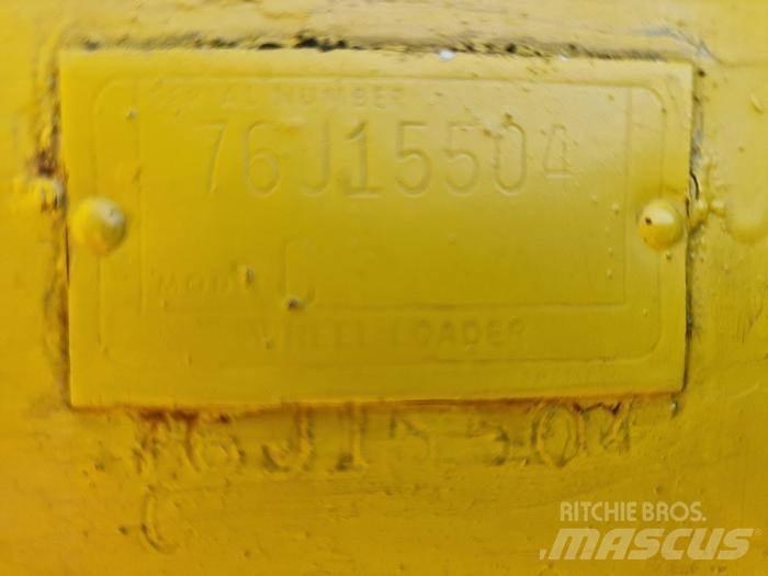 CAT 966C Колесни товарачи