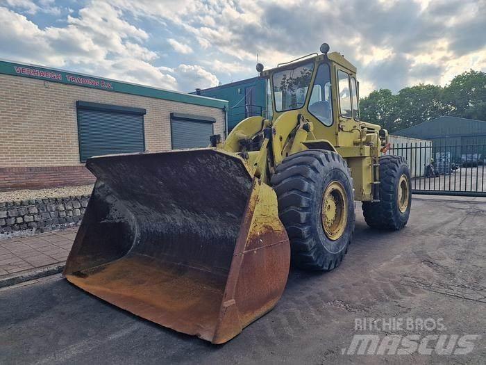 CAT 966C Колесни товарачи