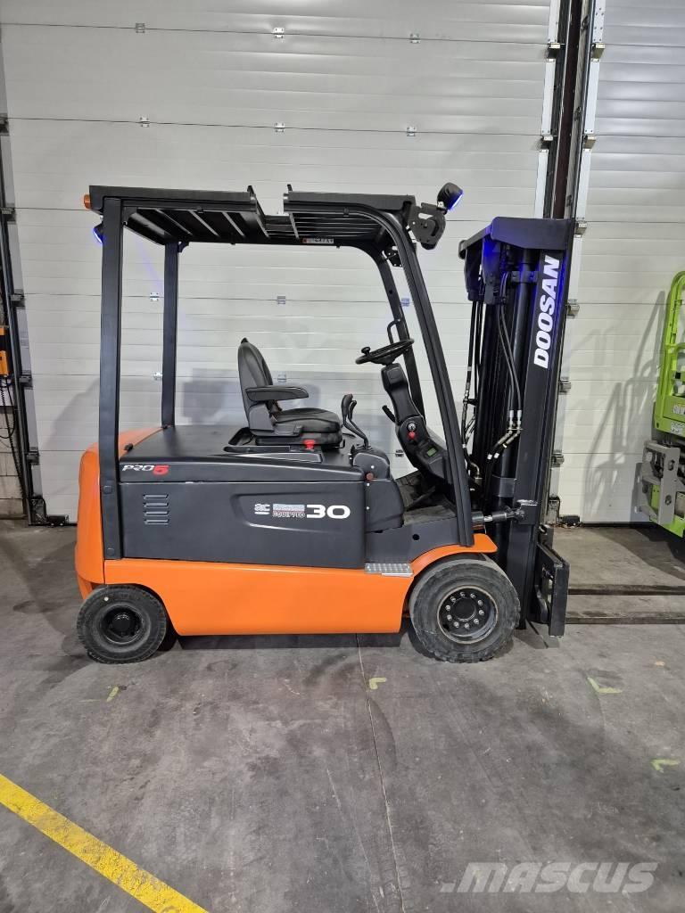 Doosan B 30 X-5 Електрически вилични кари-повдигачи