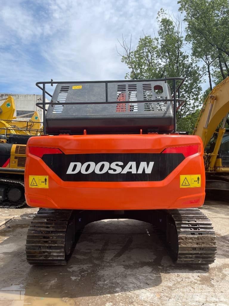 Doosan DX 225 Средни екскаватори 7т - 12т