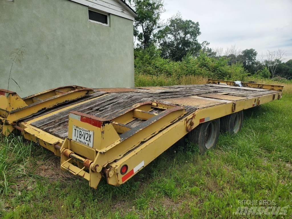 Eager Beaver 20TON Ремаркета за превоз на автомобили
