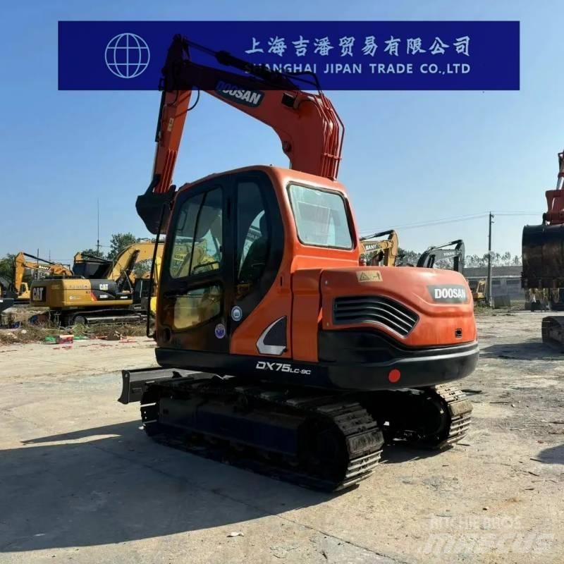 Doosan DX 75 Средни екскаватори 7т - 12т