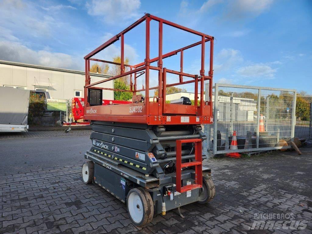 SkyJack SJ 4732 Ножични работни платформи