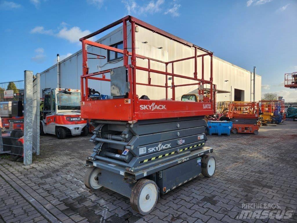 SkyJack SJ 4732 Ножични работни платформи