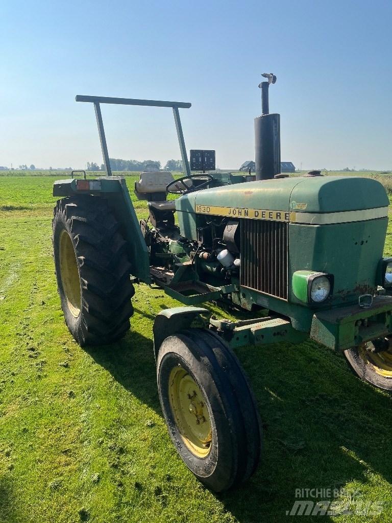 John Deere 1630 Трактори