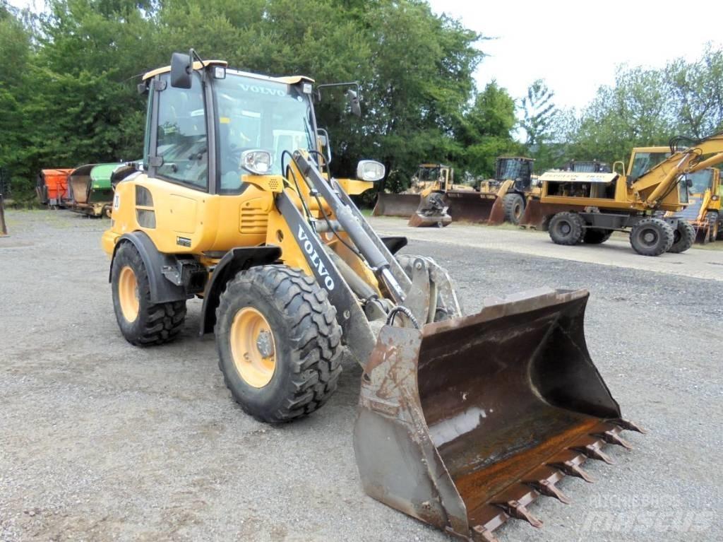 Volvo L 25 F Колесни товарачи