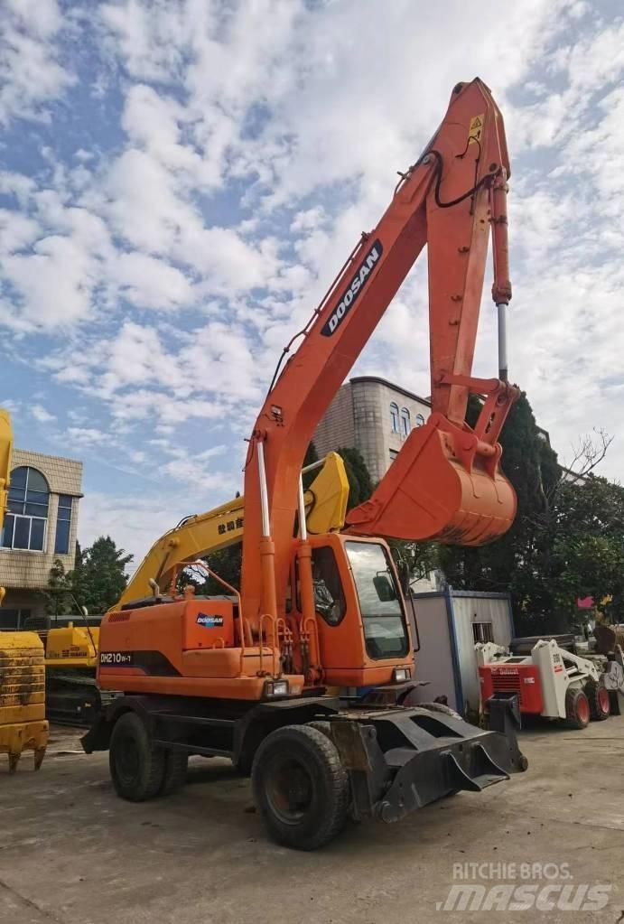 Doosan DH 210 W-7 Колесни екскаватори