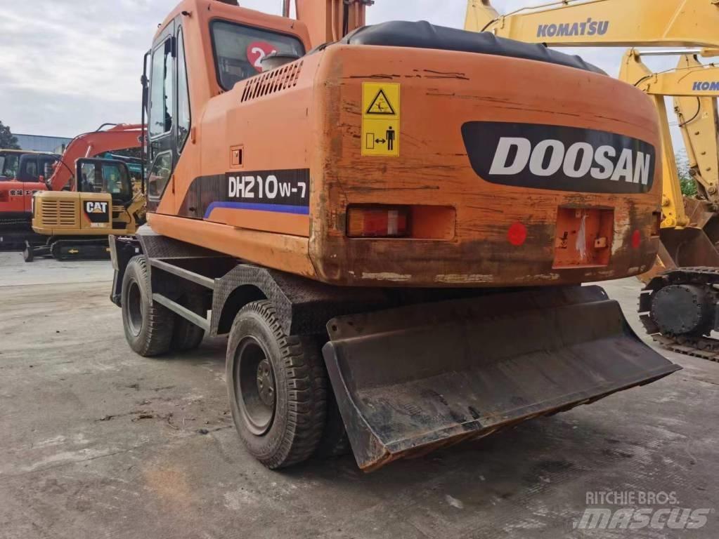 Doosan DH 210 W-7 Колесни екскаватори