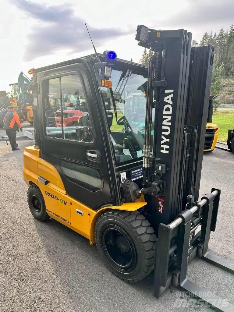 Hyundai 35DN-9V Дизелови камиони